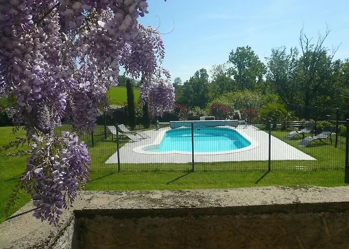 Le Chant Des Tournesols Piscine Chauffée Hébergement de vacances *