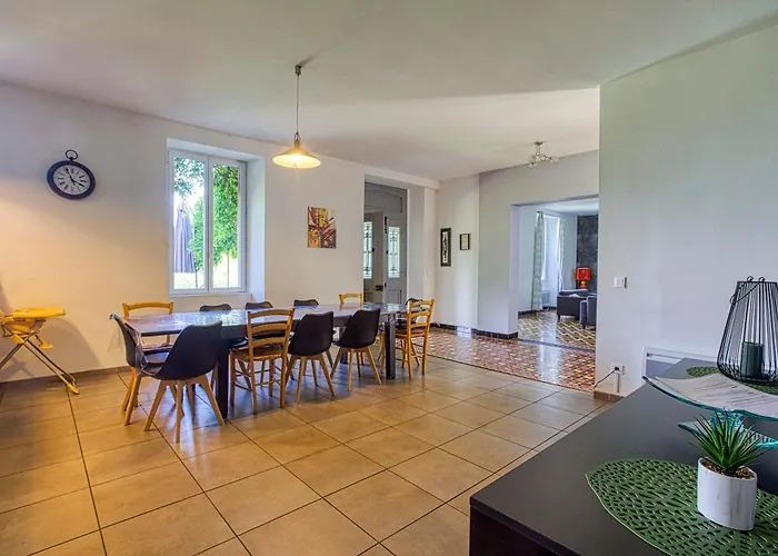 Le Chant Des Tournesols Piscine Chauffée Hébergement de vacances *