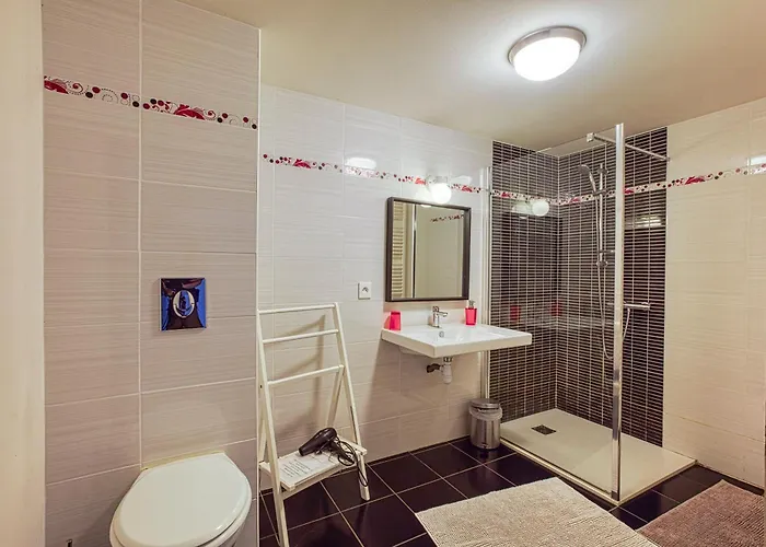 Hébergement de vacances Le Chant Des Tournesols Piscine Chauffée *